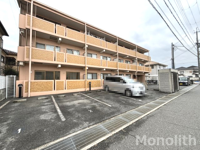 フレンテ大宮の駐車場