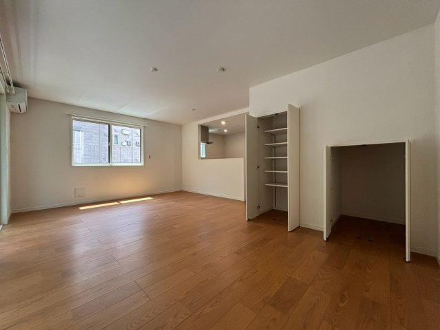 川崎市麻生区栗木台３丁目のテラスの居間・リビング