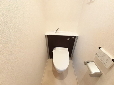 【トイレ】 | ジュエルⅢ | 清潔感のあるトイレです