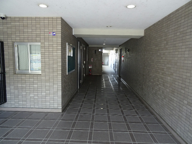 マンションのロビーです♪