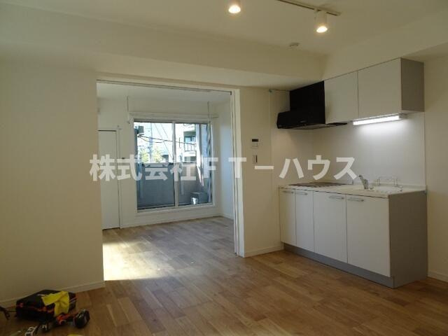 ベイホーム市川（Ｅ－２０２）の居間・リビング
