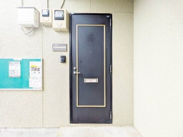 メゾンクレール　参番館の玄関