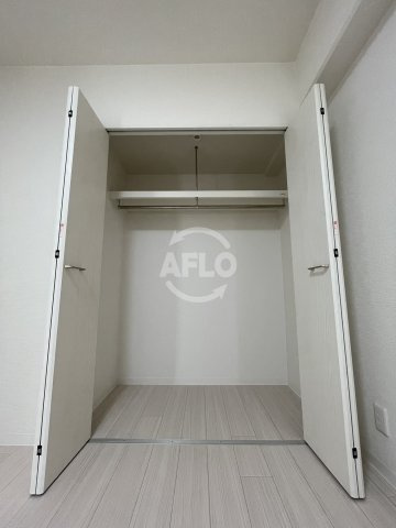 ガーデンハイツ江戸堀　西船場小学校区の収納|ガーデンハイツ江戸堀　ウォークインクローゼット