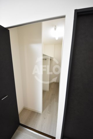 リバープレイス梅田北の収納|リバープレイス梅田北　ウォークインクローゼット