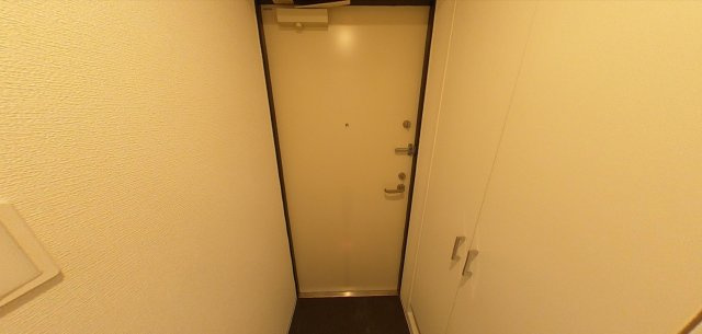 プレサンス江坂ベルフィーヌ　仲介手数料無料の玄関