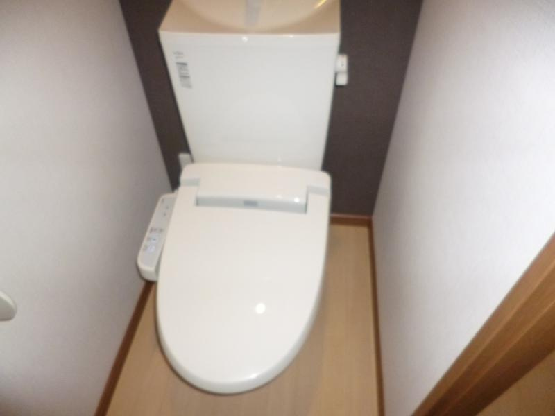 エスポワールセゾンのトイレ|ゆったりとした空間のトイレです
