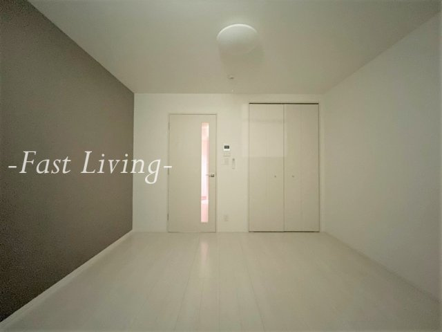 サンレイ市ヶ谷の居間・リビング