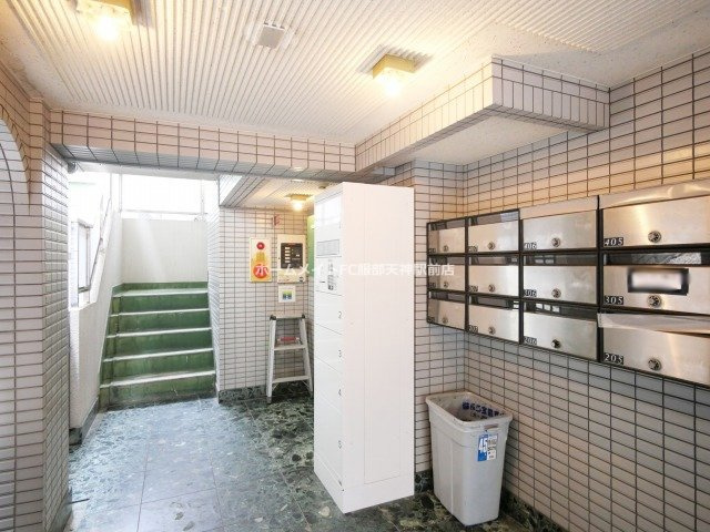メゾン豊中パート16のロビー
