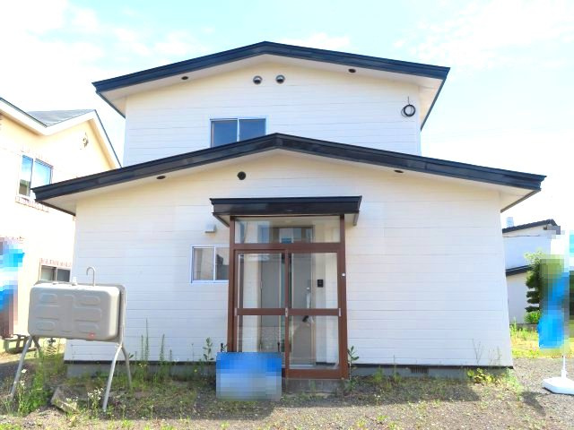 網走市潮見９丁目７番１５号　中古売家の外観|【リフォーム済み】外観別アングルです。