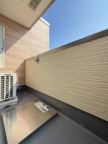 フジパレス住吉遠里小野Ⅱ番館のバルコニー
