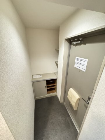 ハイツホロンの玄関