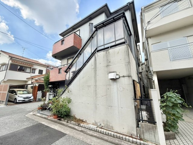 堺市北区常磐町２丁戸建の前面道路含む現地写真|外観および前面道路