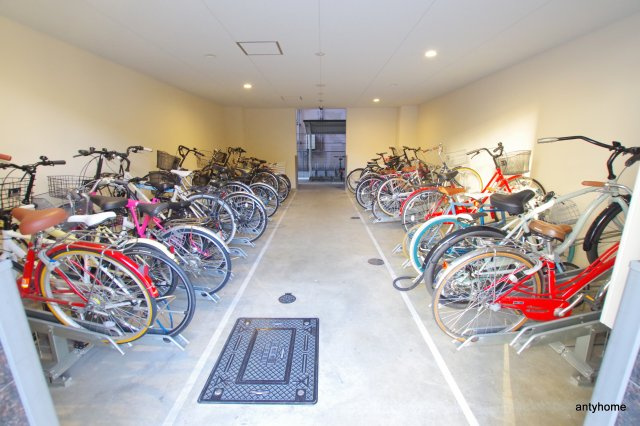 クリスタルグランツ梅田2　仲介手数料無料の駐車場
