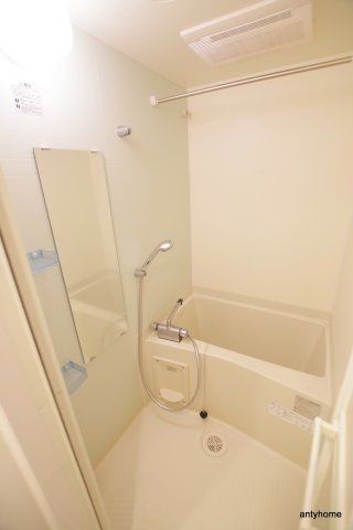 クリスタルグランツ梅田2　仲介手数料無料の浴室