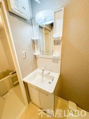 GRAND STEADY西田辺の洗面所