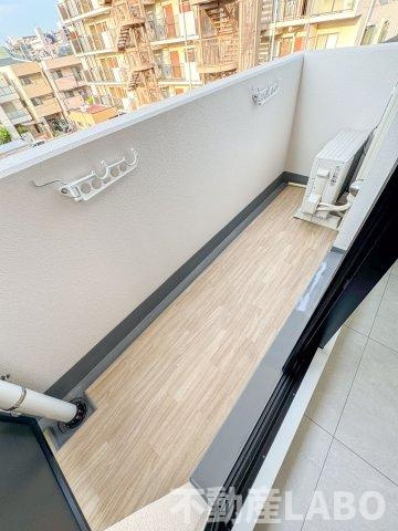 GRAND STEADY西田辺のバルコニー