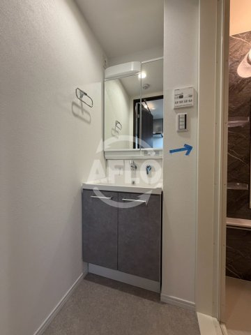 THE　SENSE　RESIDENCE　新深江の独立洗面台|ＴＨＥＳＥＮＳＥＲＥＳＩＤＥＮＣＥ新深江　独立洗面台