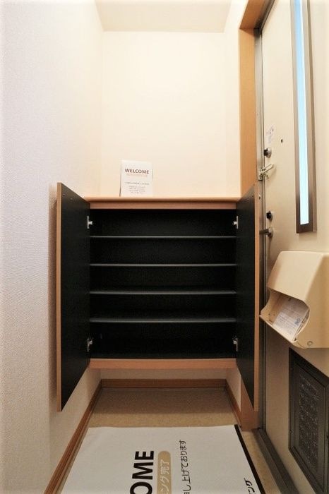 サンモール　2号棟の玄関