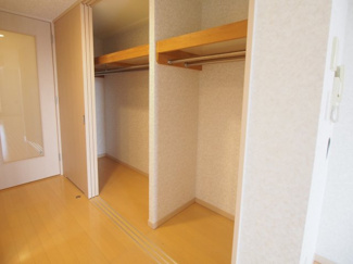 【収納】 | ロイヤルパーク多摩川2番館 | たっぷりとした収納スペースです