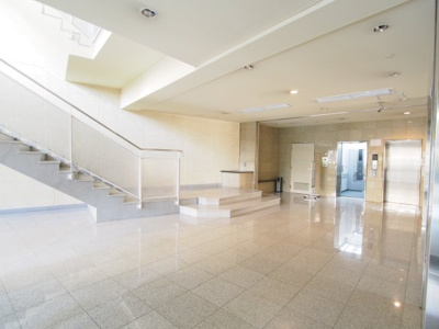 【エントランス】 | ロイヤルパーク多摩川2番館 | ゆとりのあるエントランスです