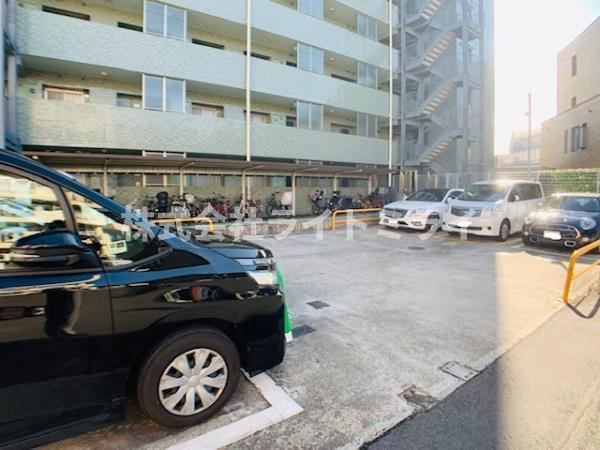 グリーンヒルズ目白の駐車場
