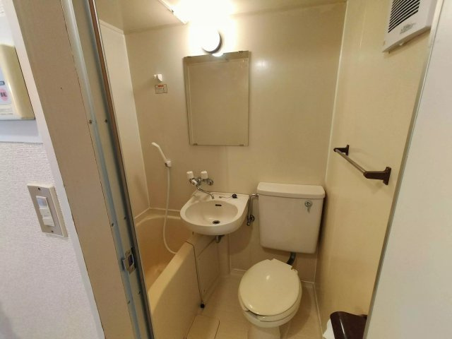 AP64 メゾン・ド・ルメード205（中野新橋）のトイレ|



