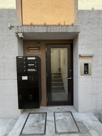 Recorrido Nakanoshinbashiのエントランス|清潔なエントランスです