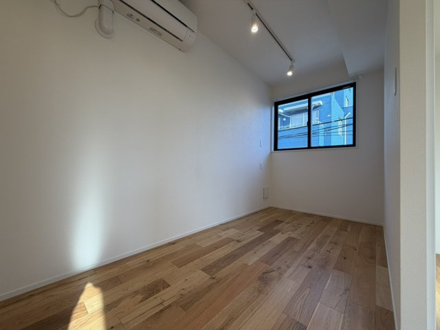 Recorrido Nakanoshinbashiの内装|明るい色調の室内です