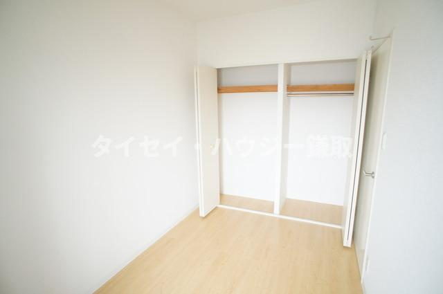 オーシャンビュー参番館の寝室|各部屋に収納あります♪