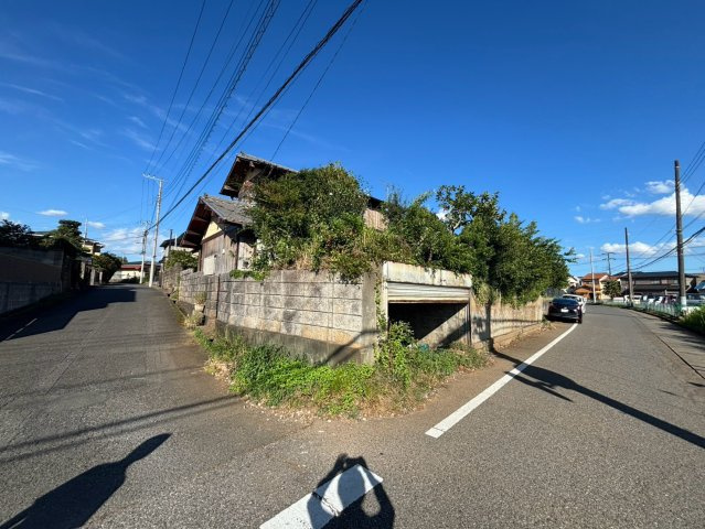 八街市八街ほ　車庫付き中古戸建の前面道路含む現地写真