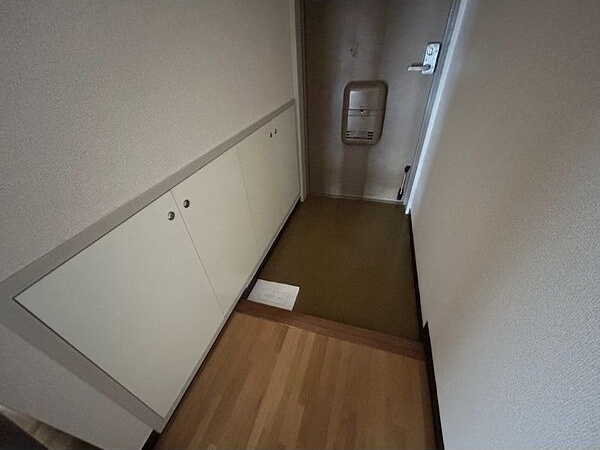 エスパシオ野並の玄関