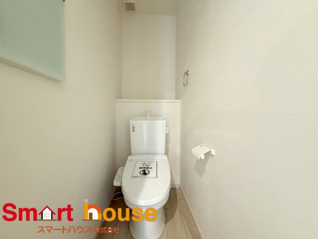 東村山市青葉町　新築2棟のトイレ|節水型でエコなトイレには今では当たり前のウォシュレット付き。換気機能も着いているので常に快適ですね♪
