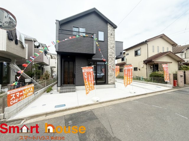 東村山市青葉町　新築2棟の前面道路含む現地写真|お住まいの前面道路が広いと駐車が楽になり、陽当たりも遮られないので明るく居心地の良いお家になります♪