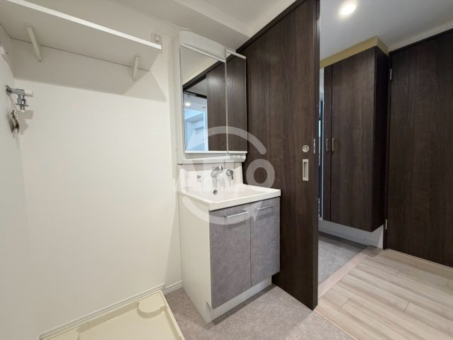 THE　SENSE　RESIDENCE　新深江の独立洗面台|ＴＨＥＳＥＮＳＥＲＥＳＩＤＥＮＣＥ新深江　独立洗面台