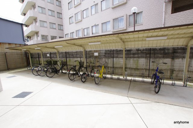 レジュールアッシュ福島フィーノ　仲介手数料無料の駐車場