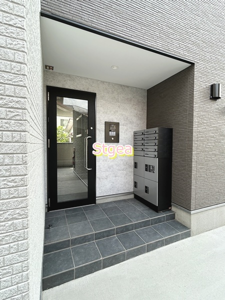 GRADUS蓮田のエントランス