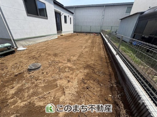 【庭】 | ワイウッドコート古河市女沼　第2期　 | 【施工中写真】広々としたお庭で家庭菜園やBBQを楽しめます☆