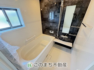 【浴室】 | ワイウッドコート古河市女沼　第2期　 | お風呂は足を伸ばしてゆったり入浴できる1坪タイプ☆