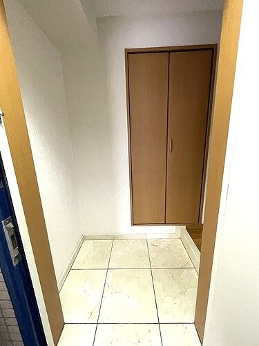 スカイコートヌーベル池袋の玄関