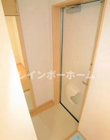 セレステ志木E号棟の玄関