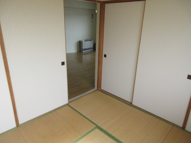 若友ハイツの和室