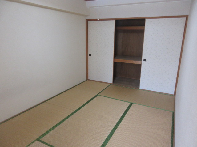 若友ハイツの和室