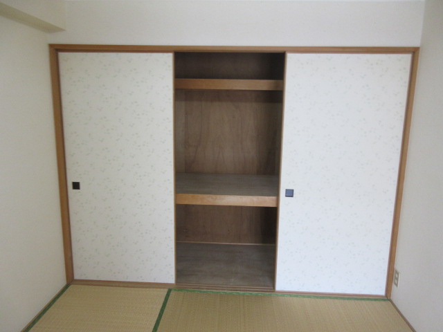 若友ハイツの収納