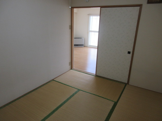 若友ハイツの和室