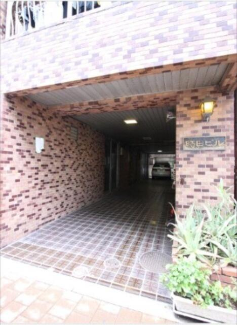 町田ビルのエントランス