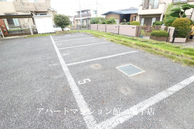 レオパレスグリーン文桜の駐車場