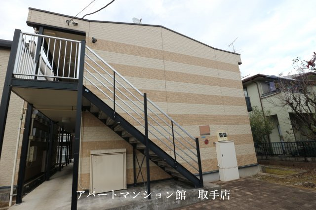レオパレスムカイハラの外観