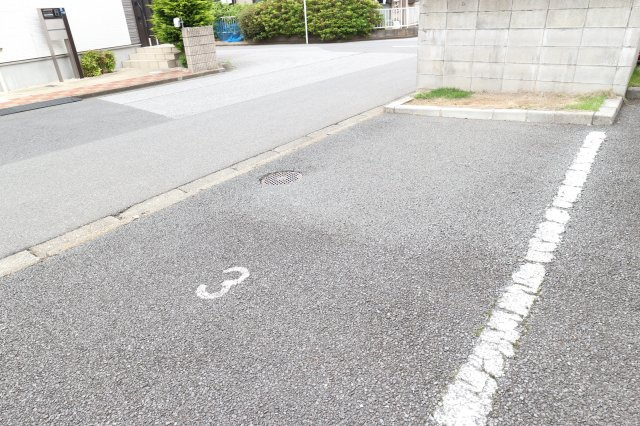 シャルムＨＡの駐車場