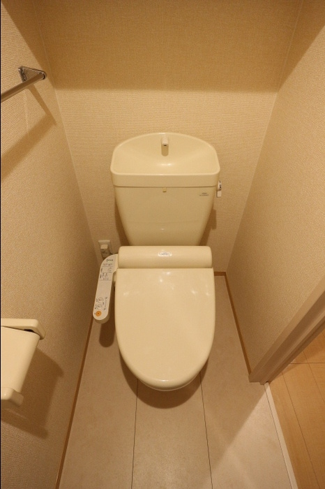 クレールフラッツ天王台のトイレ|温水洗浄暖房便座