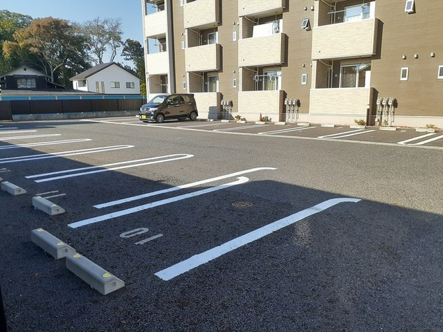 クローバーの駐車場|駐車場